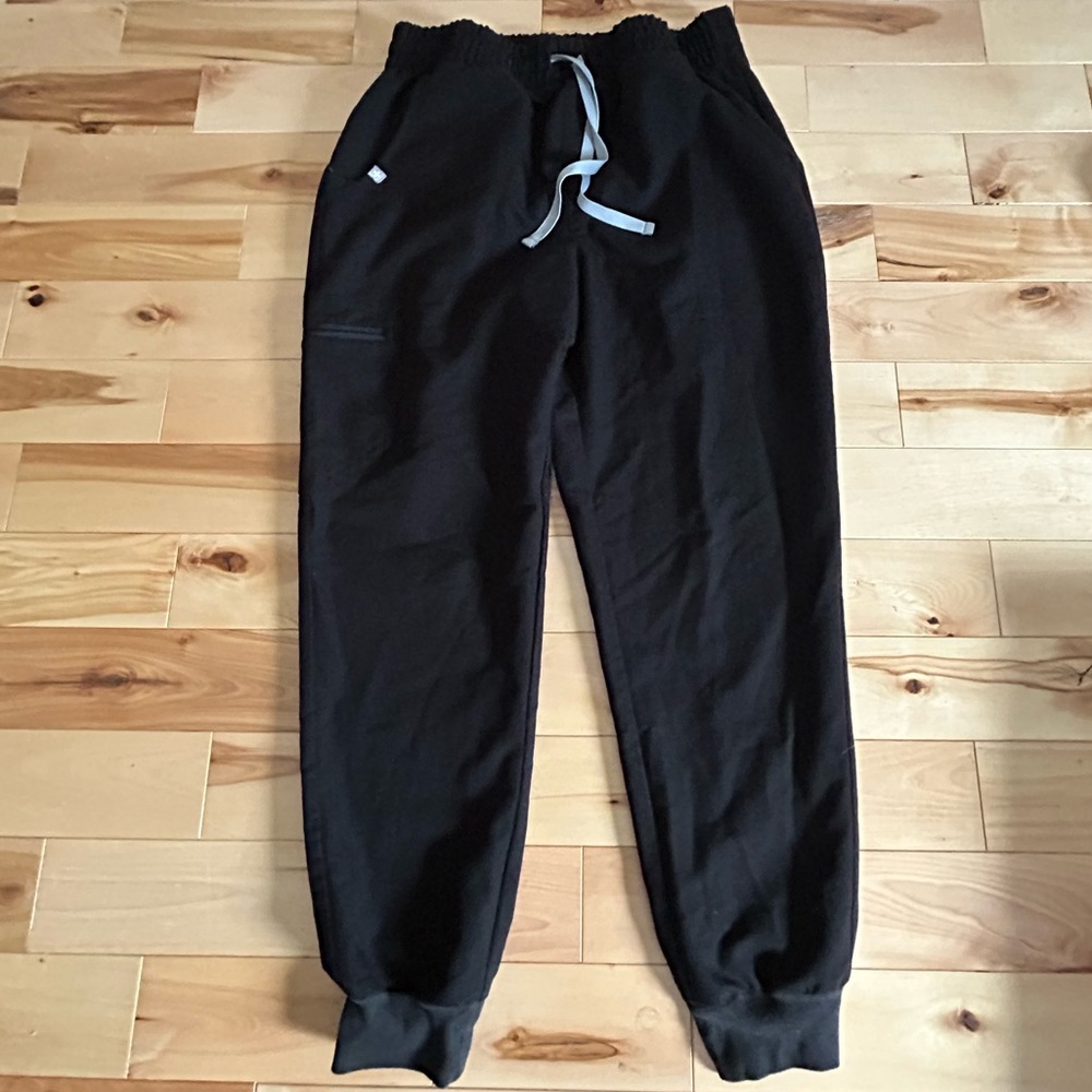 Figs Women’s Zamora Petite High Waisted Scrub Jogger Pants